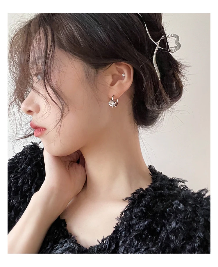 铜合金耳饰 爱心耳钉日常通勤气质心形耳环简约C形Ins风潮耳饰