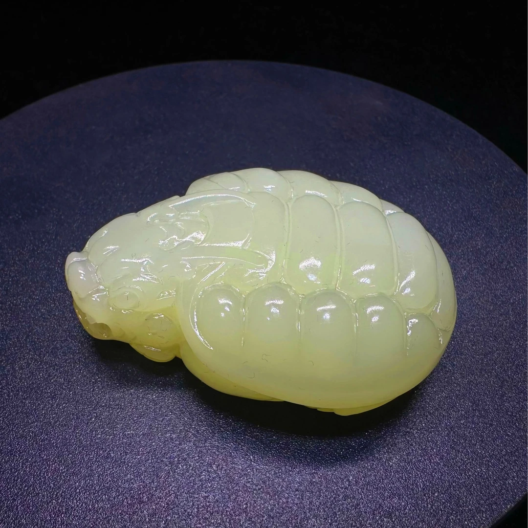 和田玉新疆若羌黄口龙龟吊坠