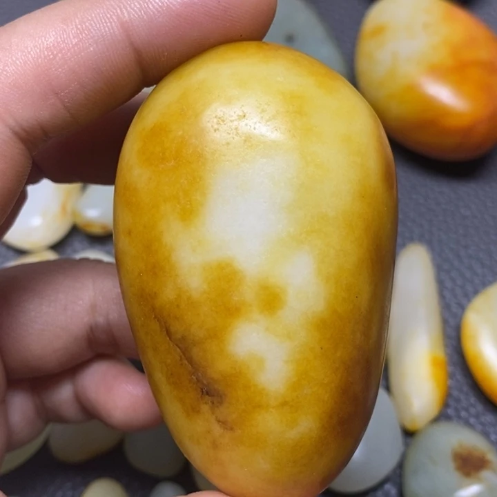 和田玉（糖玉）挂件未镶嵌