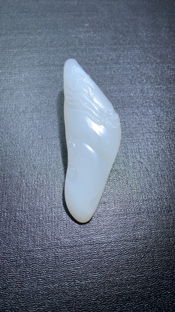 新疆和田玉，龙行天下，高品质玉质，雕工精湛，可挂可把可收藏！