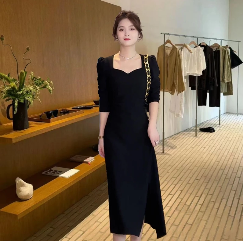 大码女装法式高级感赫本风正肩长袖连衣裙胖mm秋季遮肚显瘦小裙子