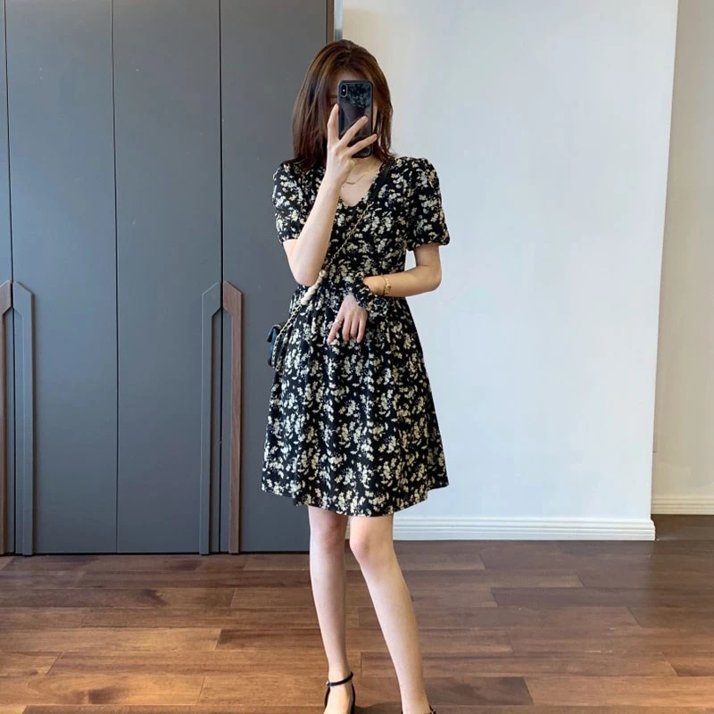 欧洲站2025年新款大码茶歇法式碎花裙子高级感收腰显瘦连衣裙夏季