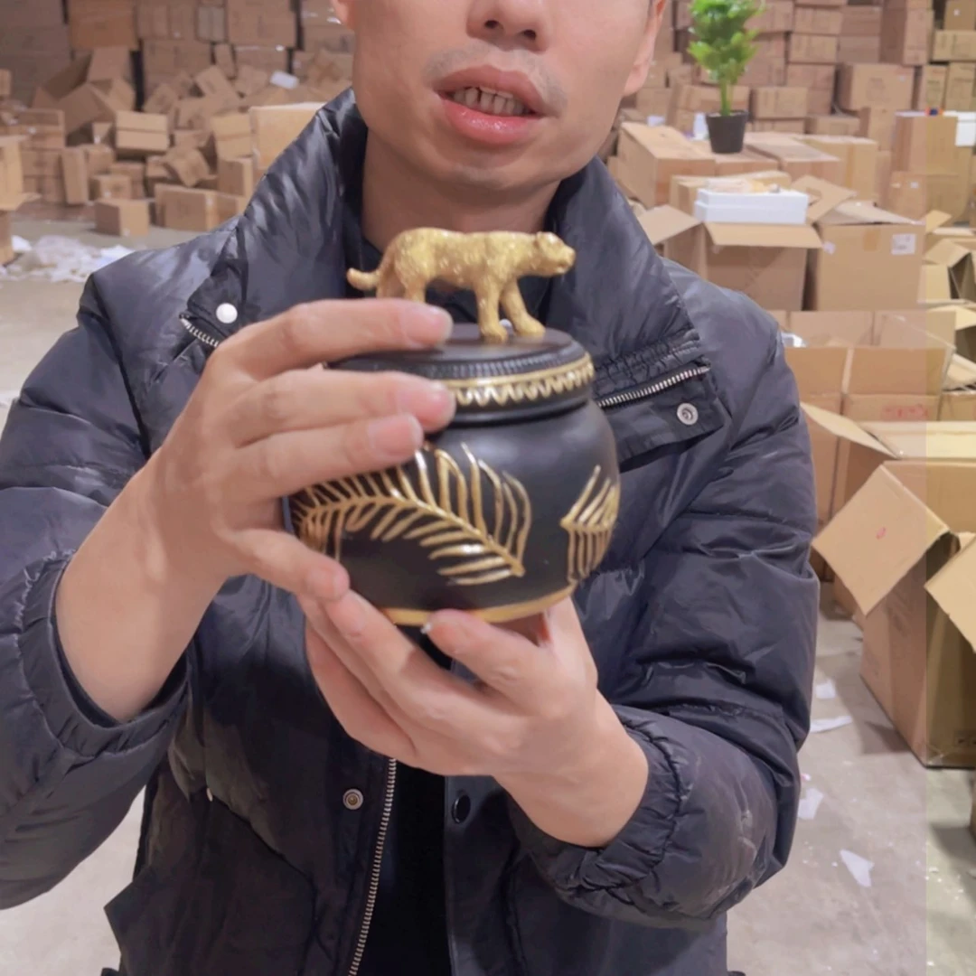 【闪购商品】树脂小256