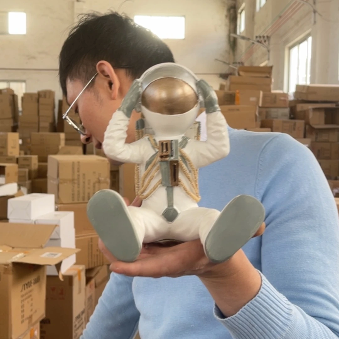 【闪购商品】树脂小53