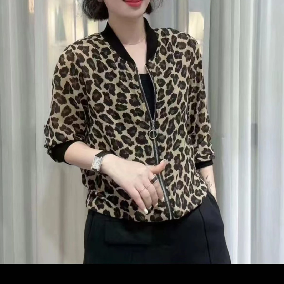 《换季》春秋季单层薄外套中老年女士洋气豹纹夹克衫短款上衣开衫