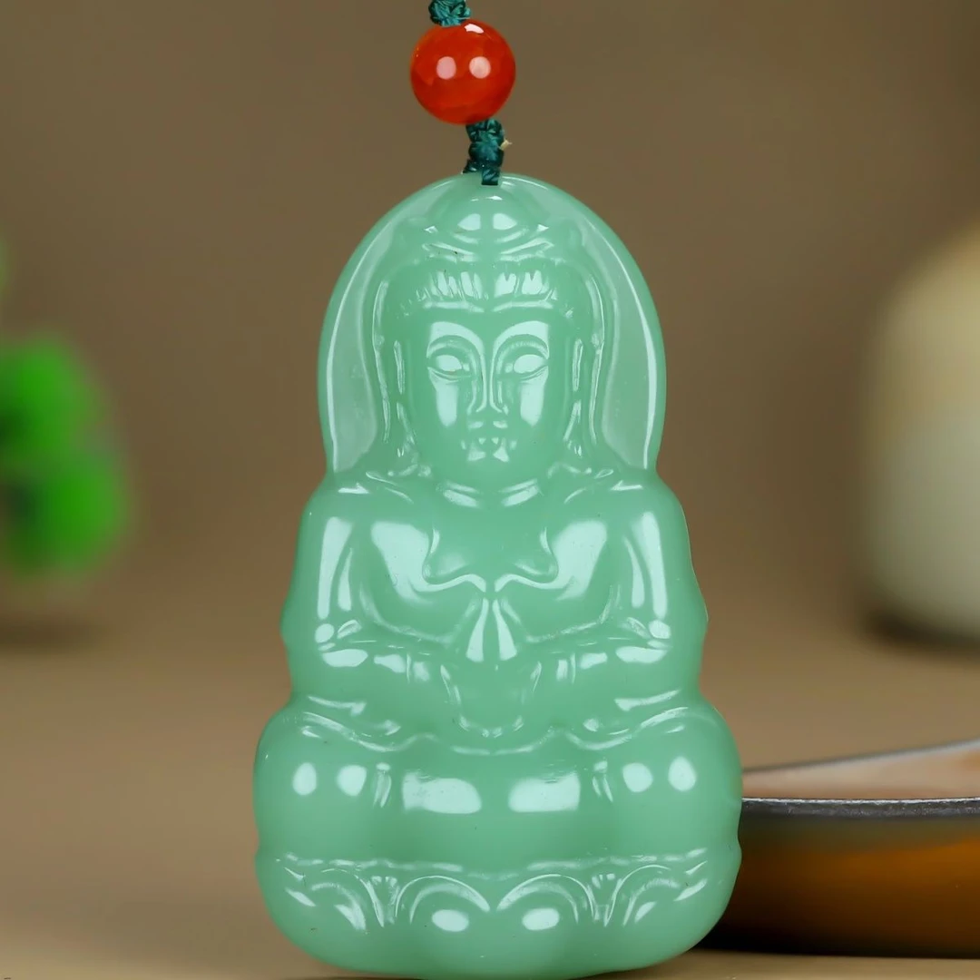 天然新疆正品东陵玉大款正装观音男士吊坠，颜色微差，多样性发货