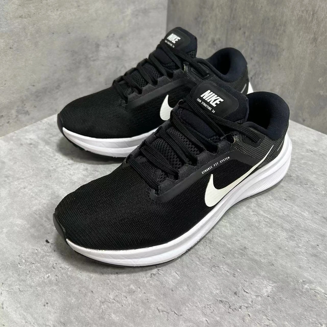 37.5码 Nike 低帮 休闲跑步鞋 黑白