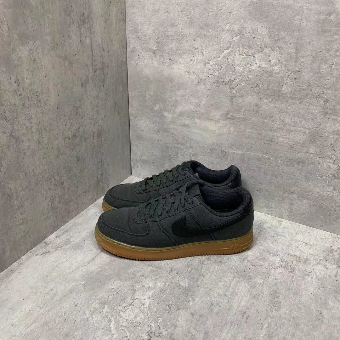 45码 NIKE Air Force 1 黑生胶 低帮板鞋 工价2199