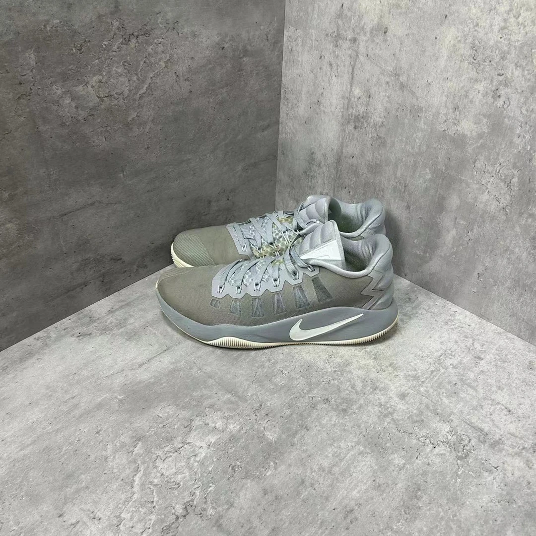 45码 NIke Hyperdunk 2016 Low 灰色 实战篮球鞋 鞋帮瑕疵