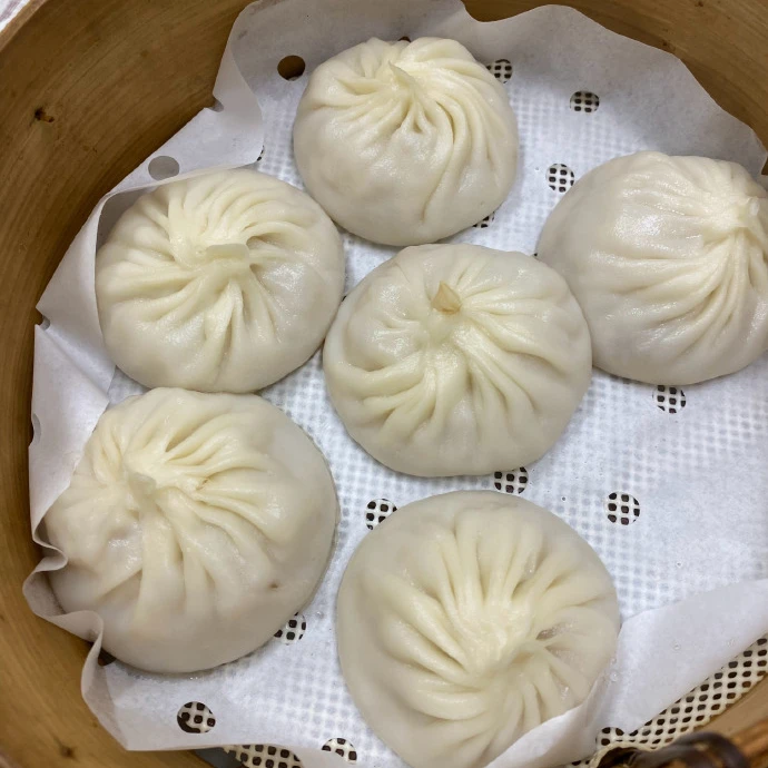 z传统小笼包灌汤包美味鲜美