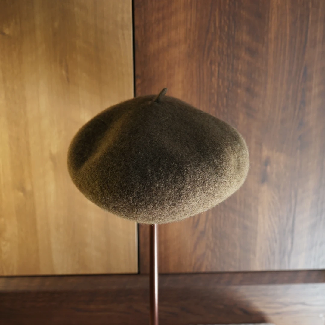 橄榄绿色羊毛贝雷帽女百搭甜美气质画家帽蓓蕾帽秋冬保暖日系韩系