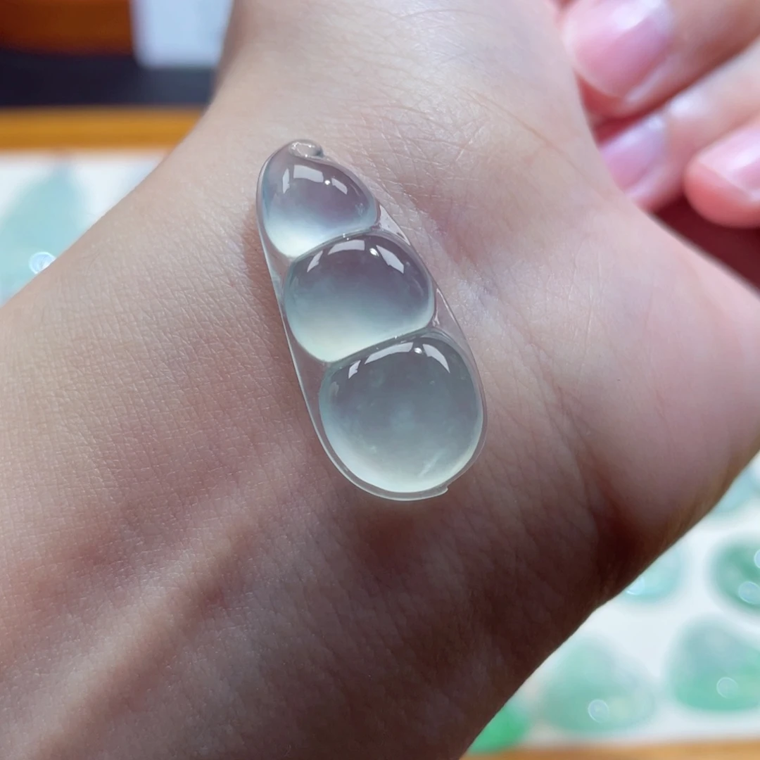 翡翠颈饰未镶嵌豆子