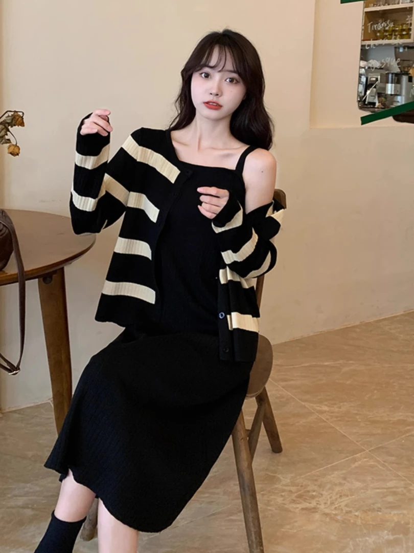 孕妇装2024秋季新款套装洋气时髦条纹上衣小个子吊带连衣裙两件套