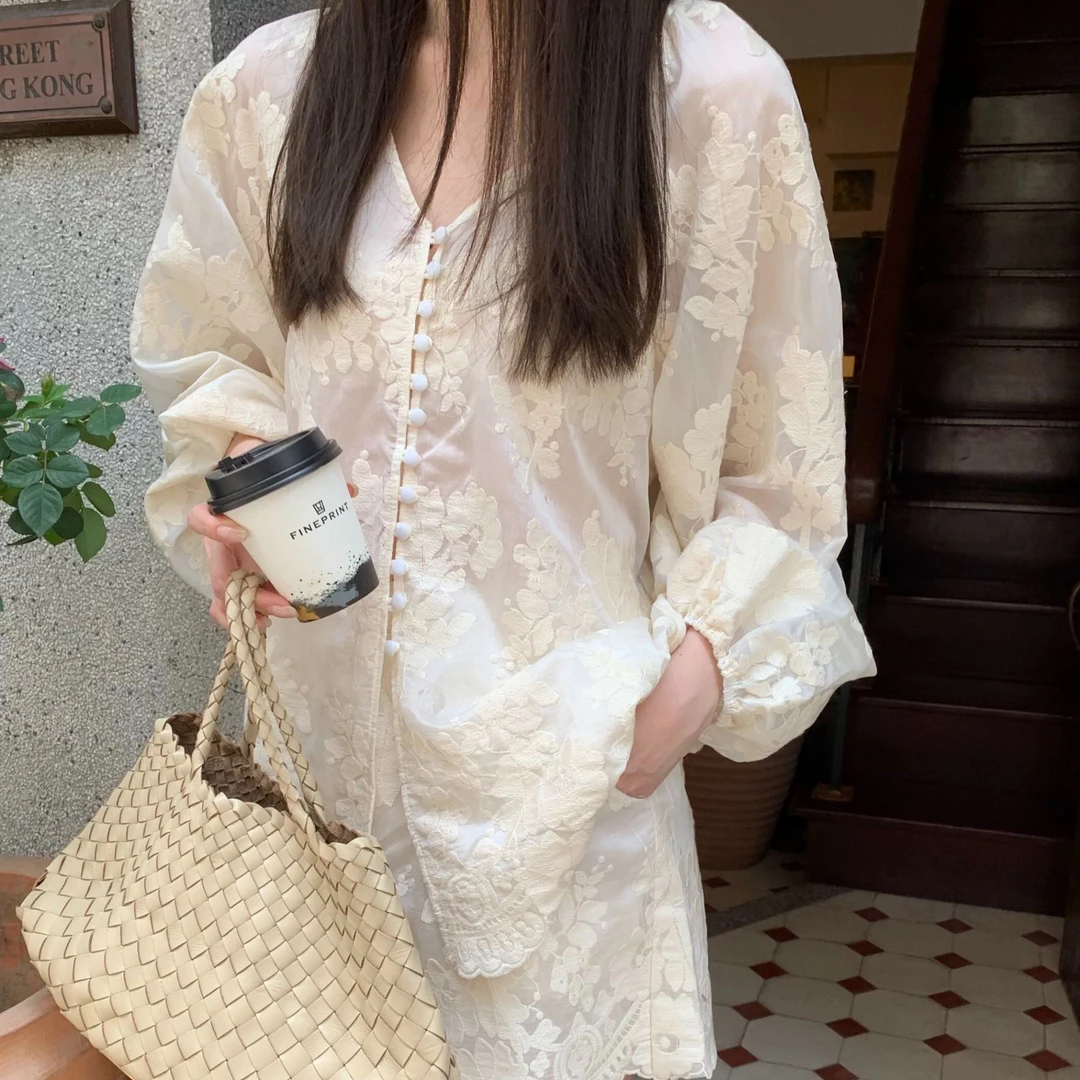 深圳南油2025夏季小众设计新中式休闲气质重工刺绣百搭上衣女