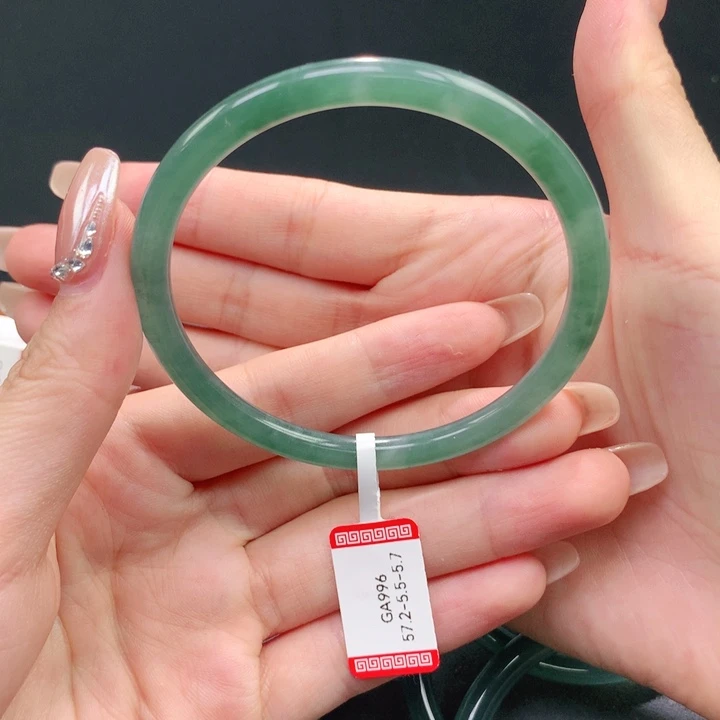 翡翠手镯未镶嵌天然翡翠手镯