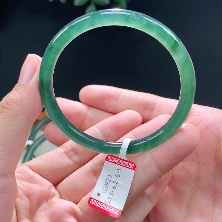 翡翠手镯未镶嵌天然翡翠手镯