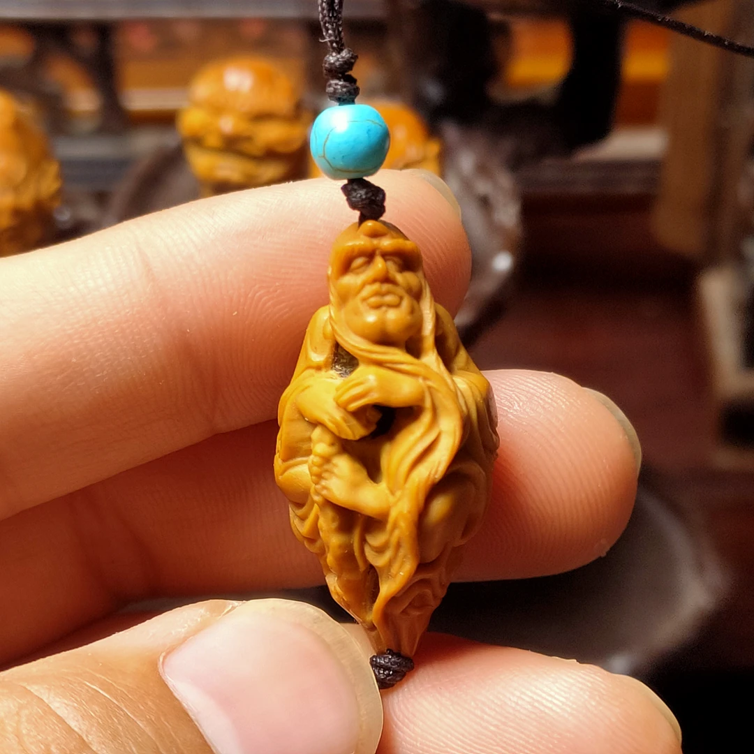 142号长眉罗汉精品橄榄核雕单粒