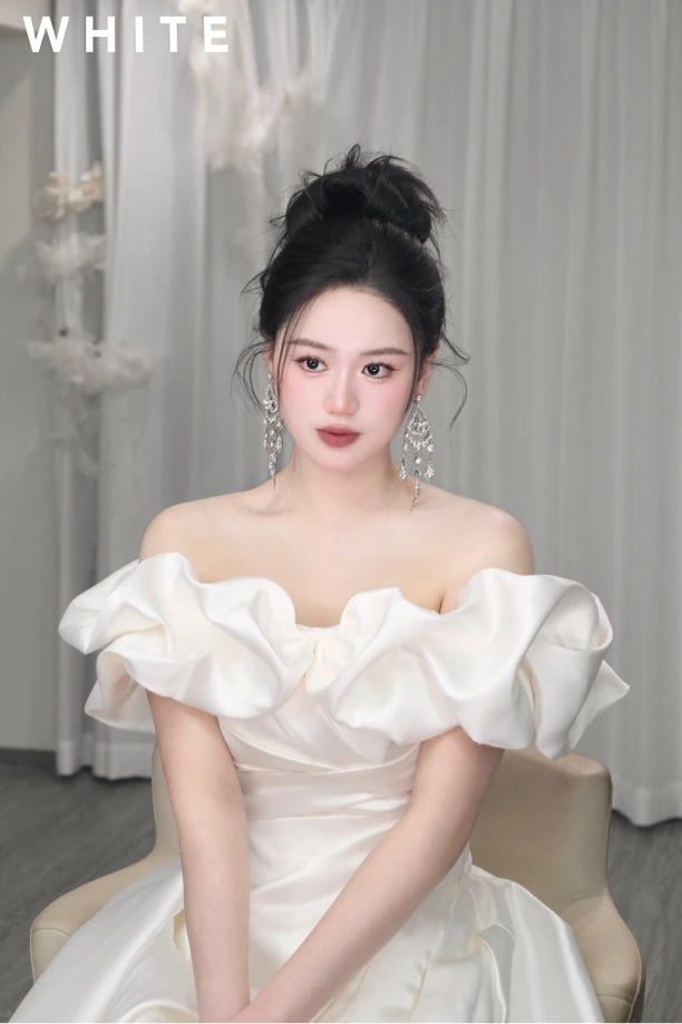 非金属耳饰 WHITE 闪钻轻奢女明星耳饰