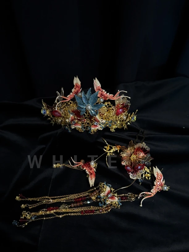 非金属亚克力婚庆饰品 红色冠中式｜八件套