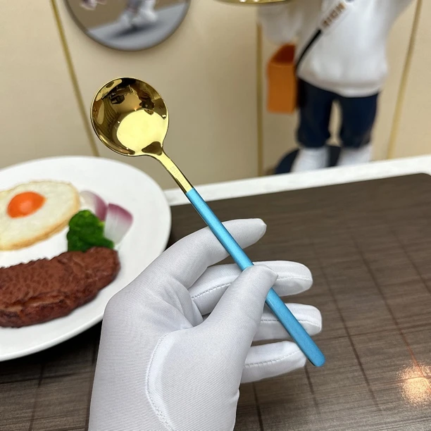 轻奢款 304镀钛金圆心勺 成人吃饭勺 西餐勺 蓝色手柄黄金大勺