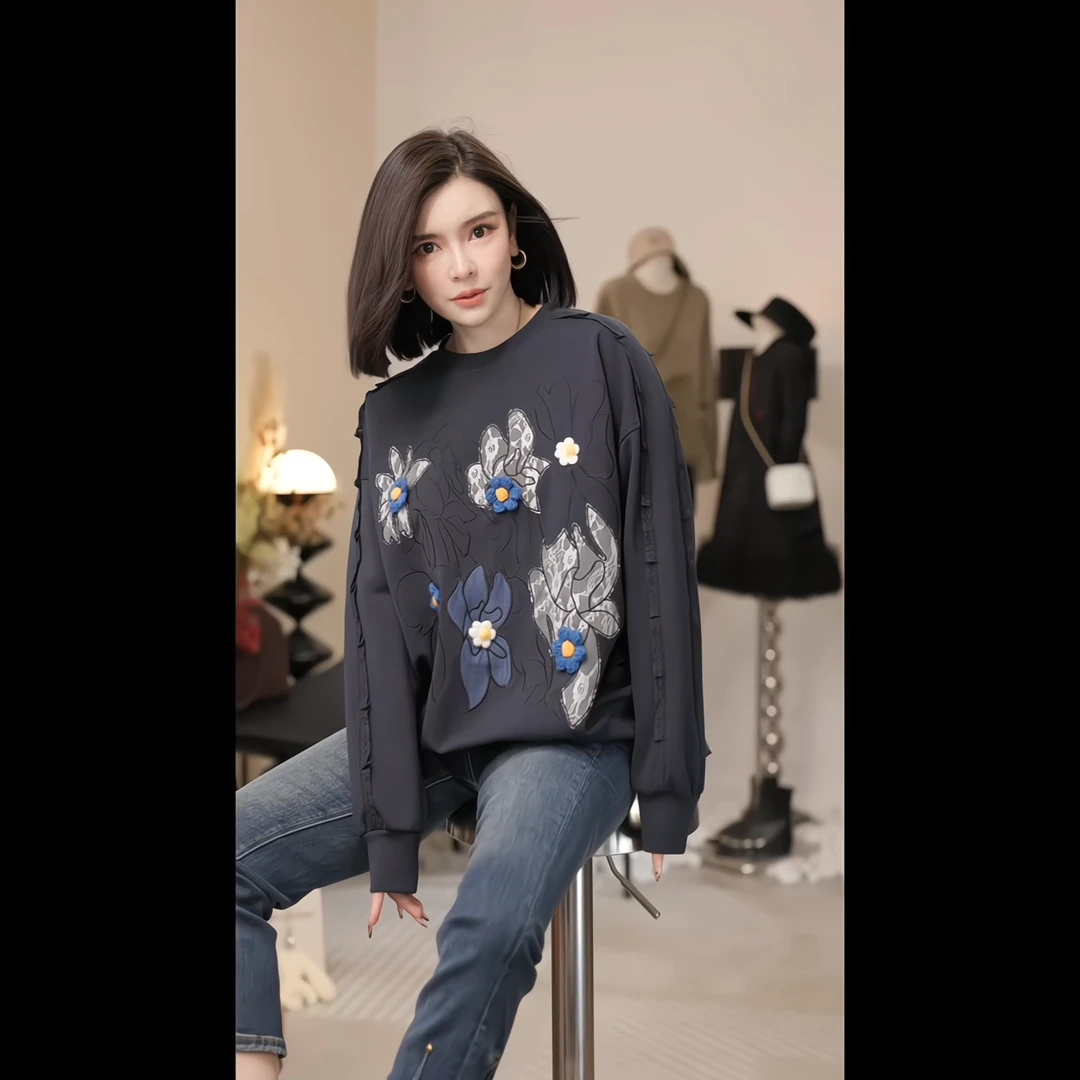【燕子设计师品牌】2025设计感袖子立体花朵百搭减龄卫衣 20715 Q