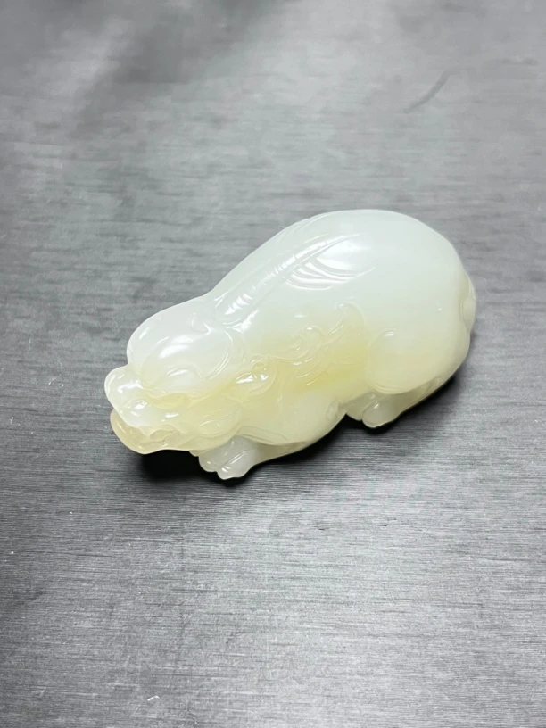 和田玉金山糖白貔貅吊坠