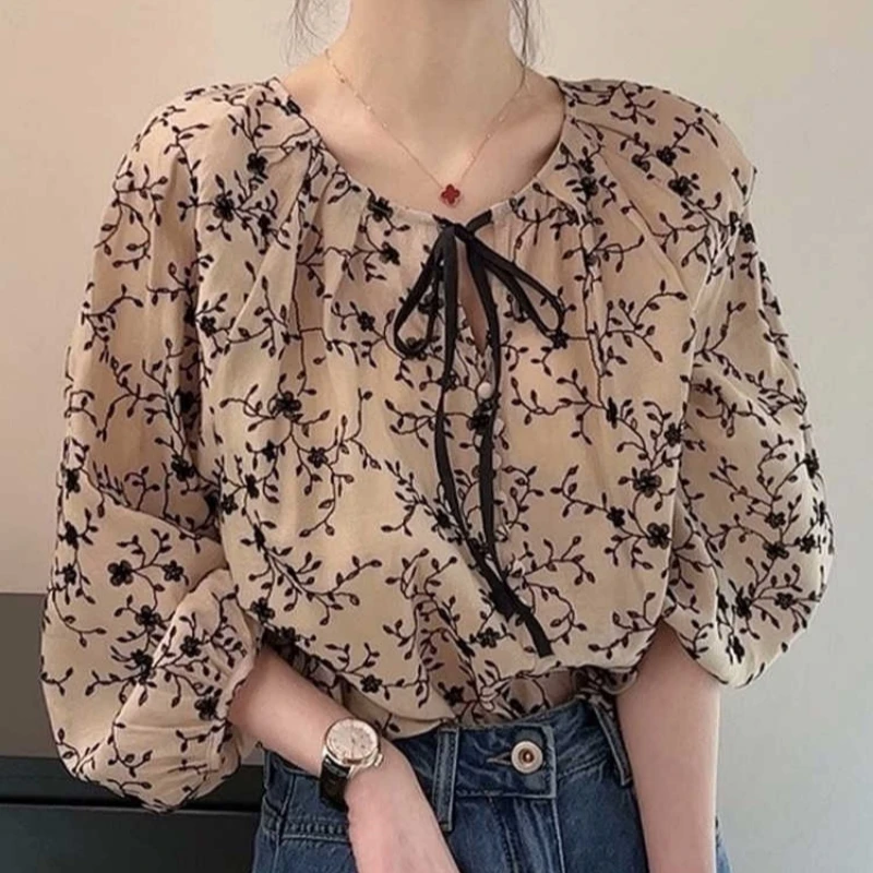 2529#文艺复古气质碎花系带衬衫女夏季新款法式绝美甜美别致小衫