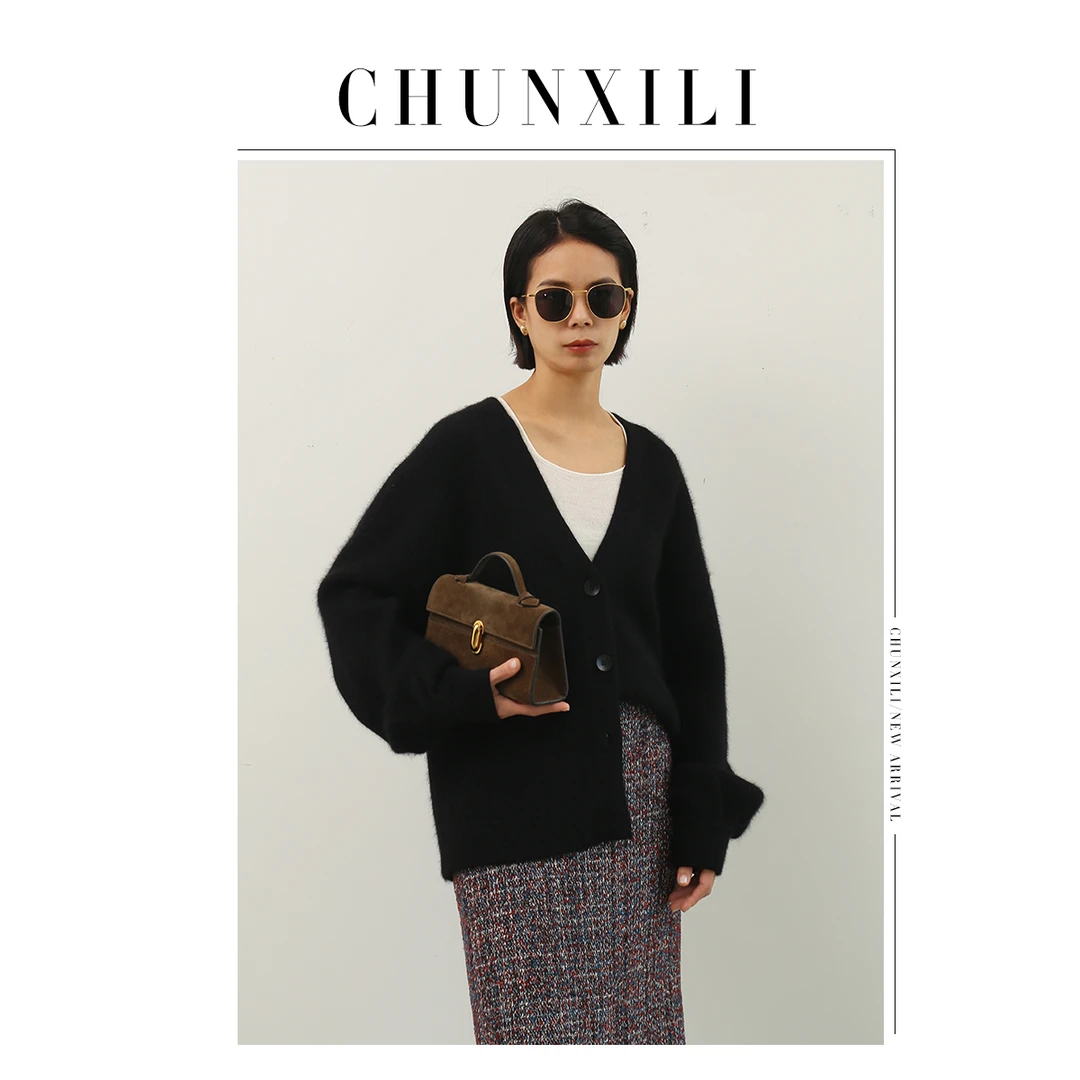 CHUNXILI/V领加厚毛衣外套 浣熊绒羊毛 软糯极简气质落肩袖开衫