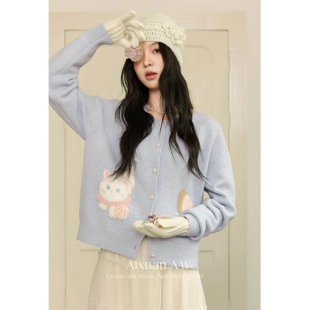 鹿向南「雪精灵」慵懒感蓝色毛衣开衫女气质圆领上衣L50910