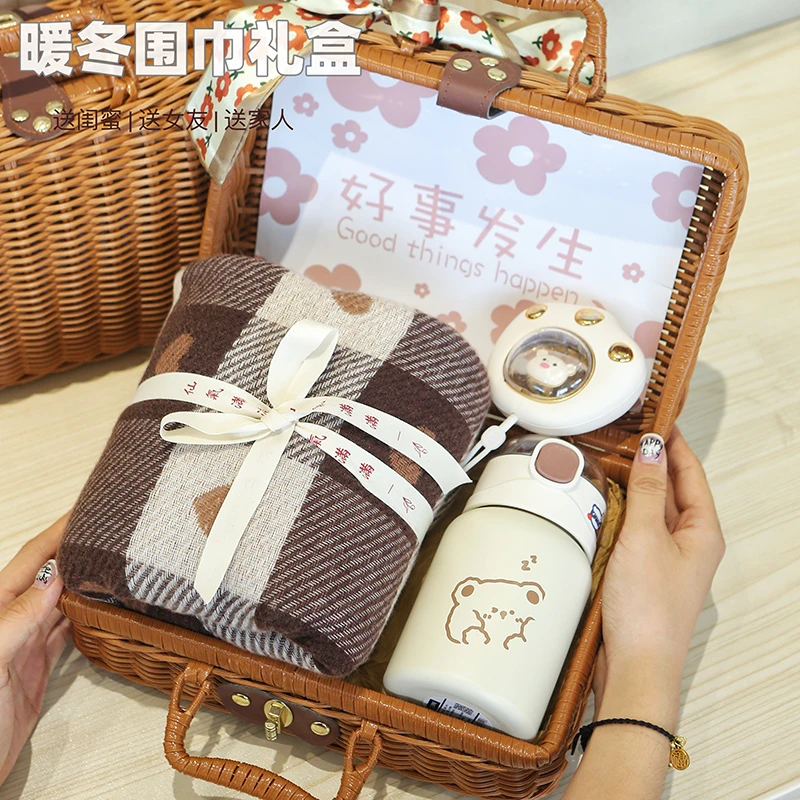围你而来礼盒围巾女款2024新款冬韩系氛围高级感送女朋友圣诞礼物