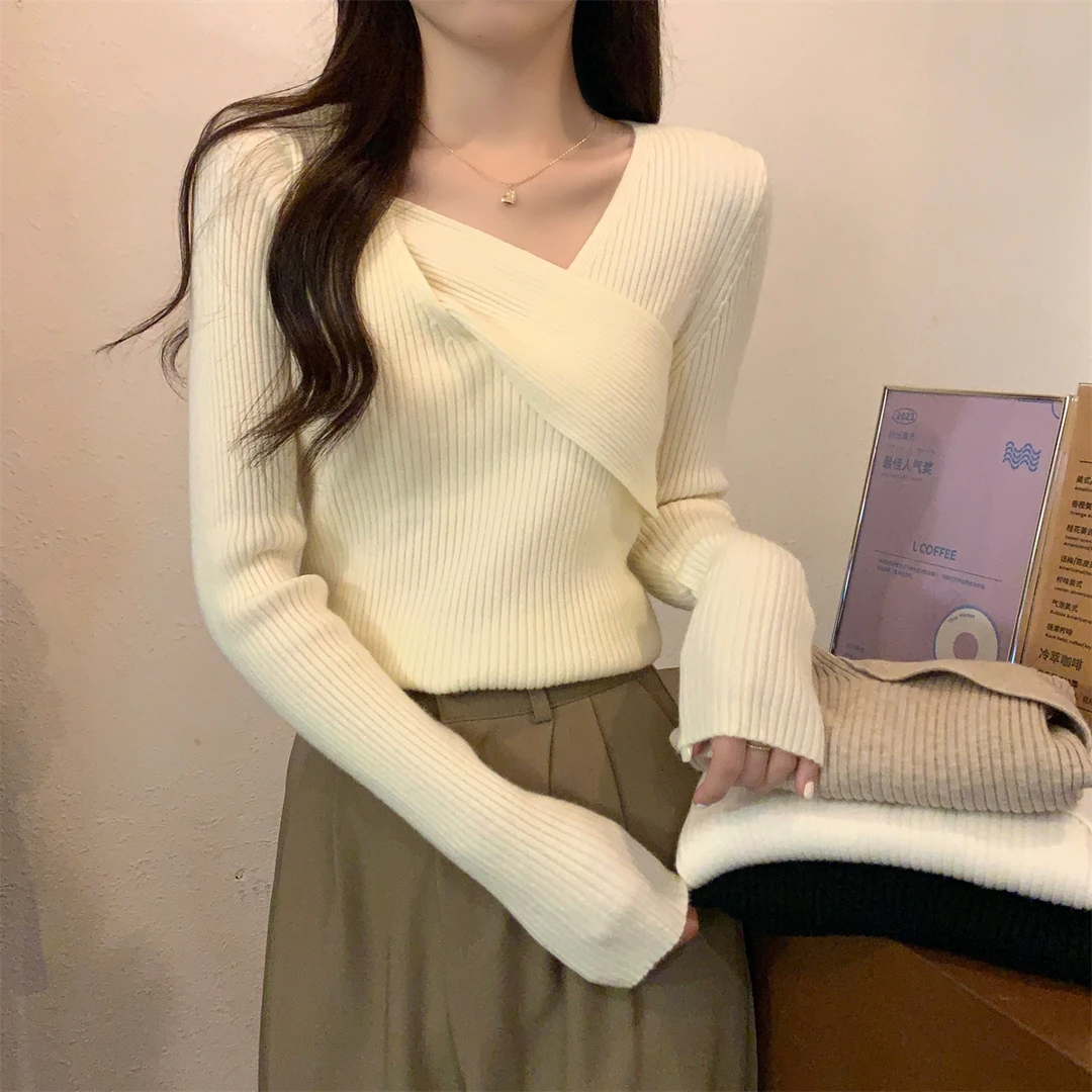 气质v领交叉内搭别致设计感针织衫秋冬修身显瘦打底衫洋气毛衣女