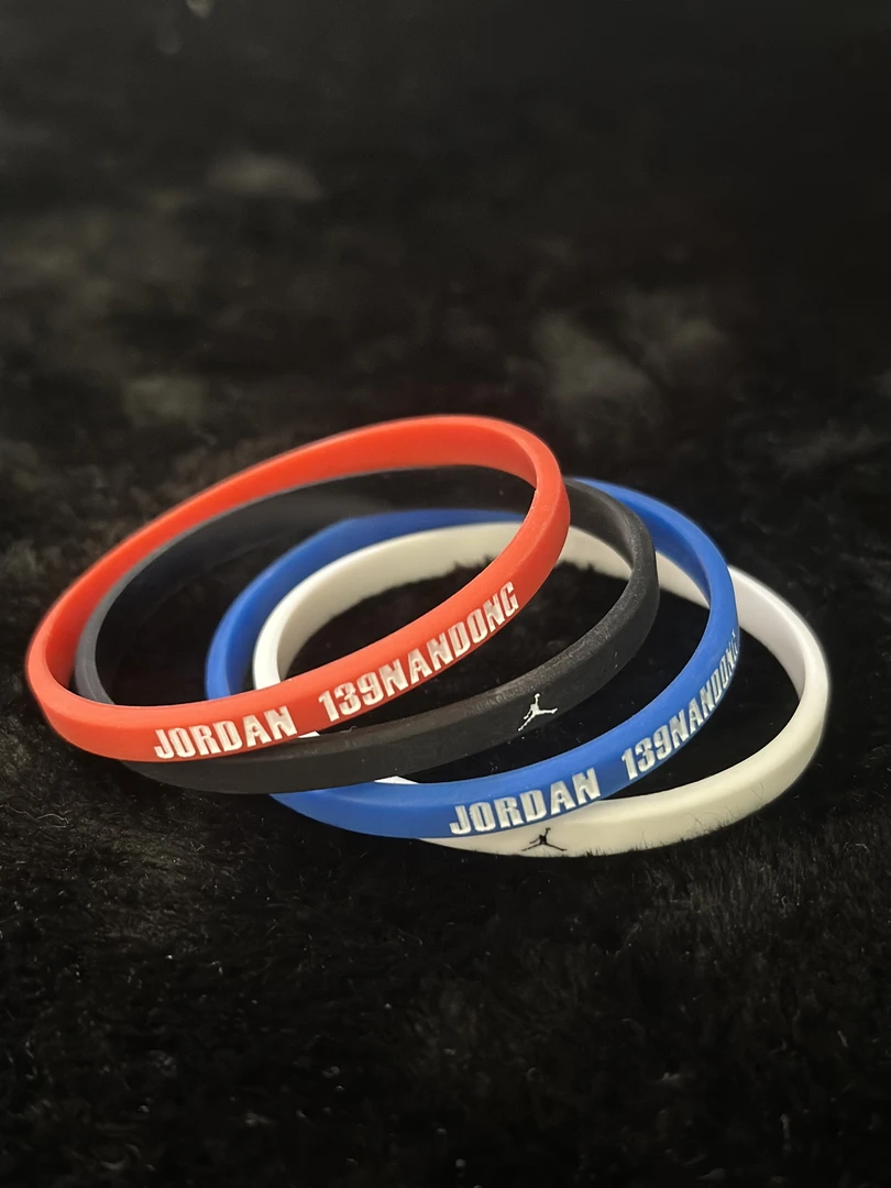 139 JORDAN 定制运动手环（颜色随机*1）