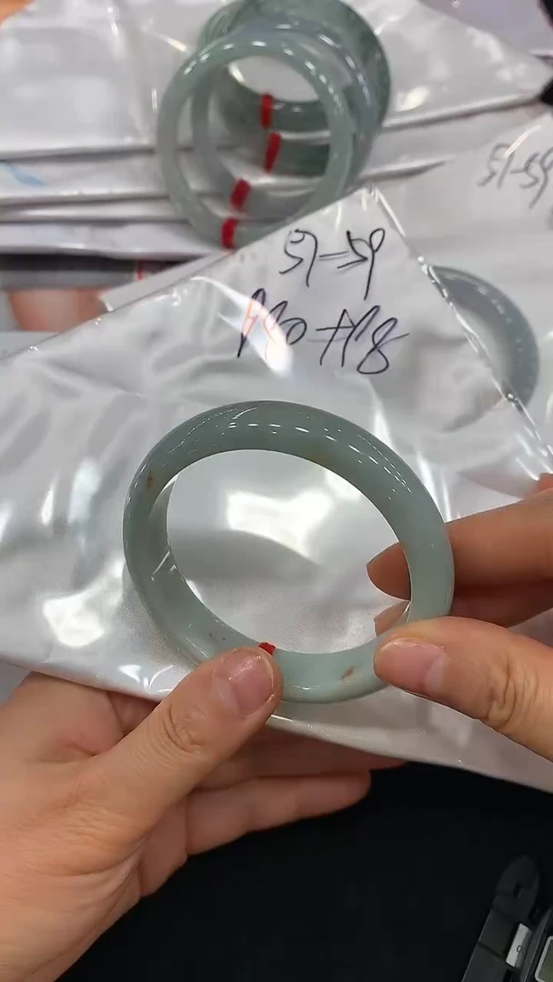 【闪购商品】翡翠手镯未镶嵌圆条57-59买断价不退换