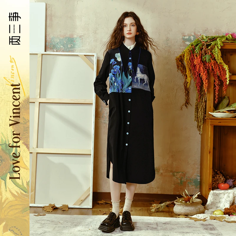 两三事 蓝韵迷踪 2024冬季新款油画印花三角尖领绑带衬衫裙连衣裙