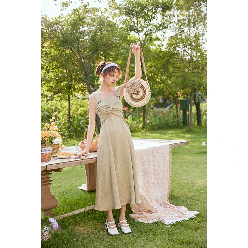 两三事醉后缪斯2023森系气质小众休闲绑带两穿吊带连衣裙