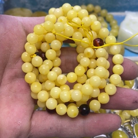蜜蜡裸石未镶嵌串