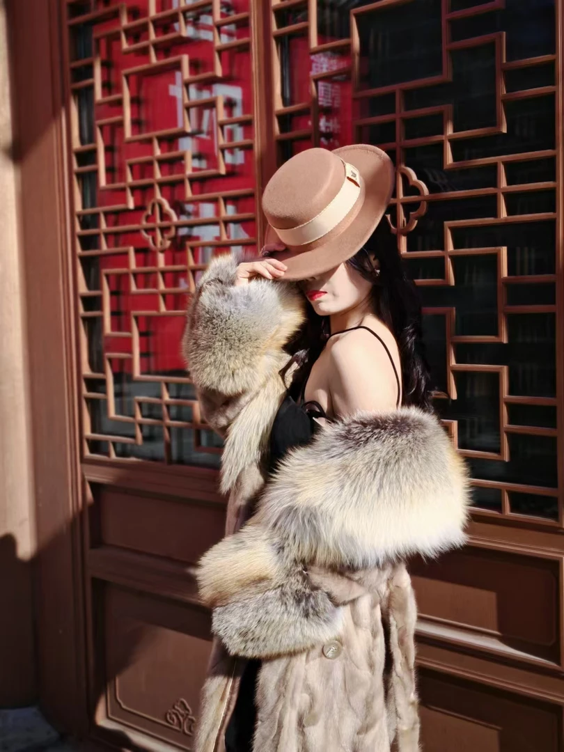 时尚潮流大嫂款帕斯条水貂大衣