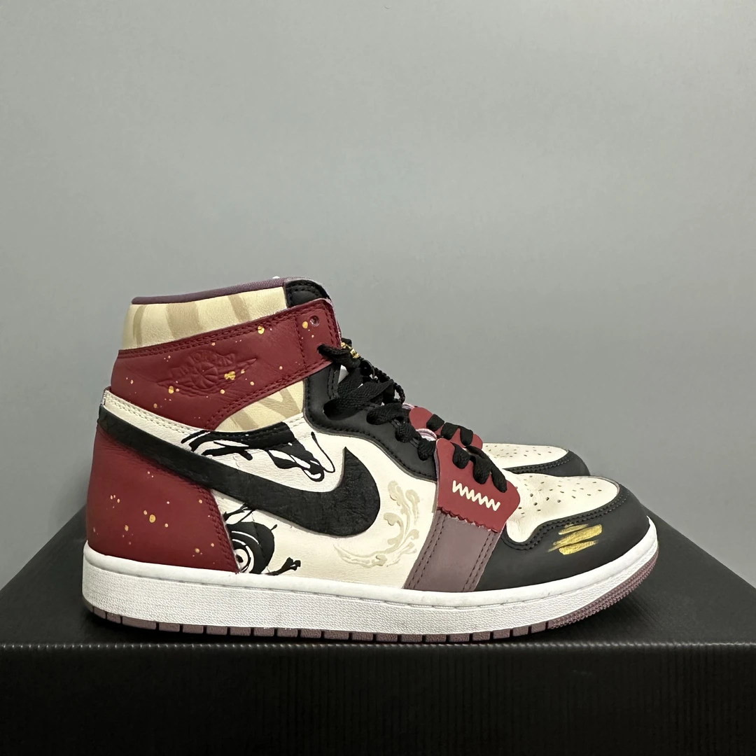 AJ1 龙运/42码/99新/有原盒/公价1699/DZ5485-105定制