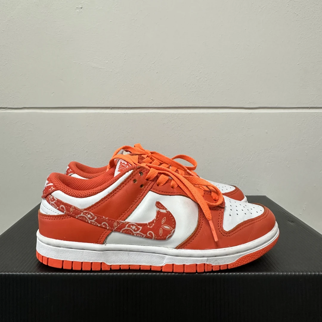 Nike dunk腰果花/35.5码/98新/无原盒/DH4401-103低帮板鞋