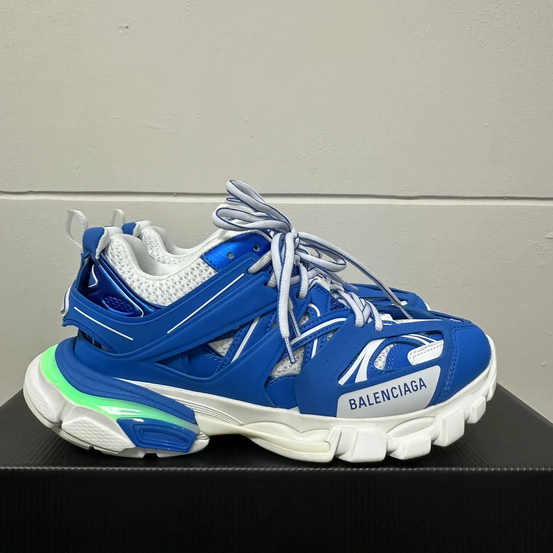 巴黎世家 track带灯/40码/99新/专柜8600/有原盒/555036老爹鞋