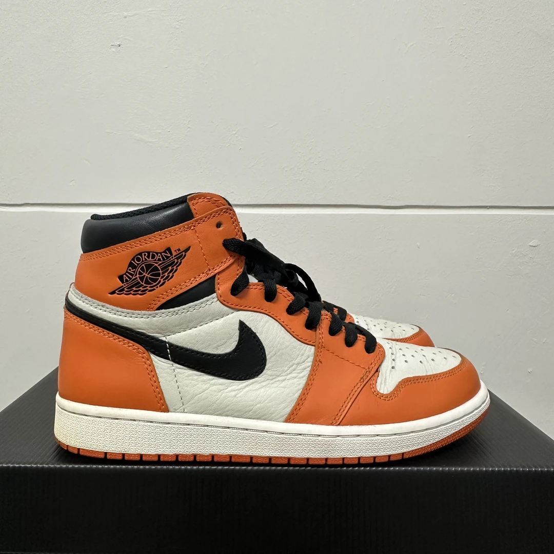 AJ1 白扣碎/42.5码/99新/毒4969/无原盒/555088-113