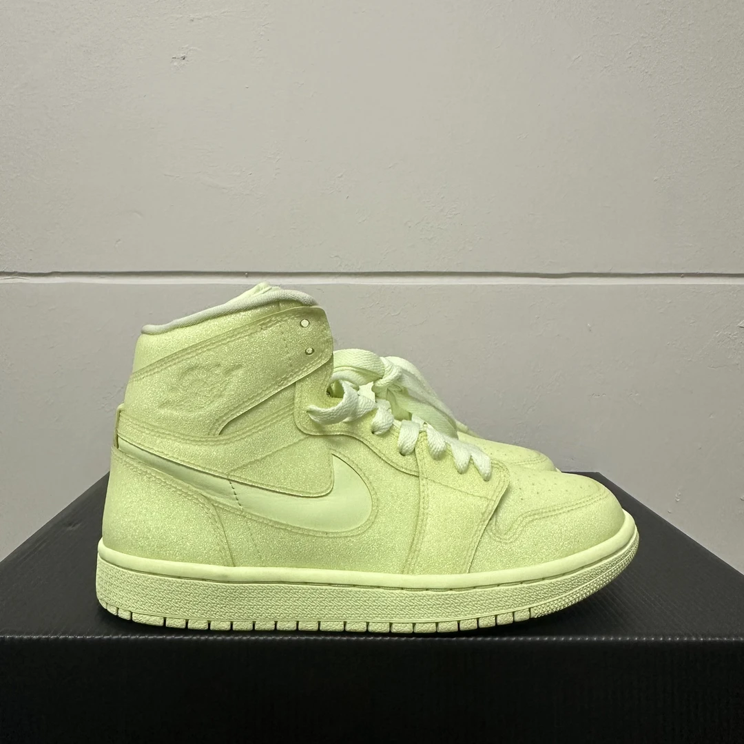 AJ1 荧光绿/37.5码/99新/毒1299/无原盒/AH7389-700板鞋