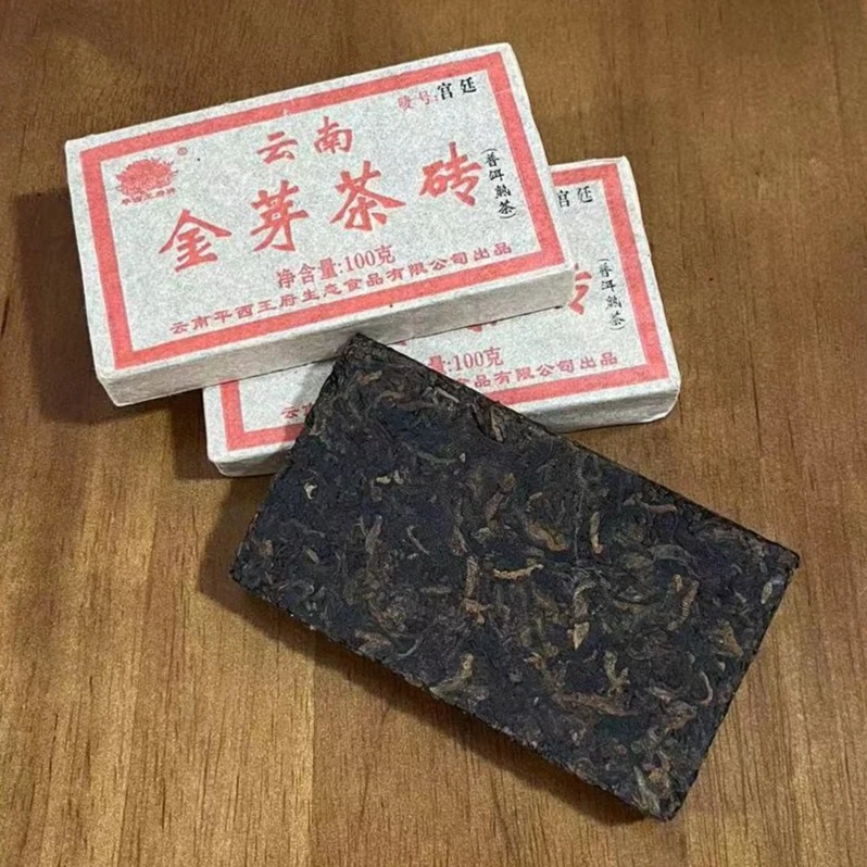 2006年平西王府金芽宫廷普洱熟茶茶叶100克茶砖