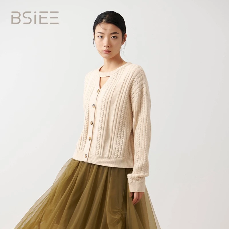 BSIEE/本涩漏洞绞花毛衣设计感复古时尚针织衫女秋季热销新品上衣