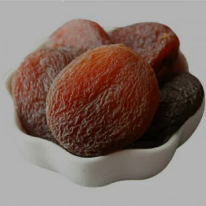 新疆正宗小丑杏干肉厚纯甜休闲零食。