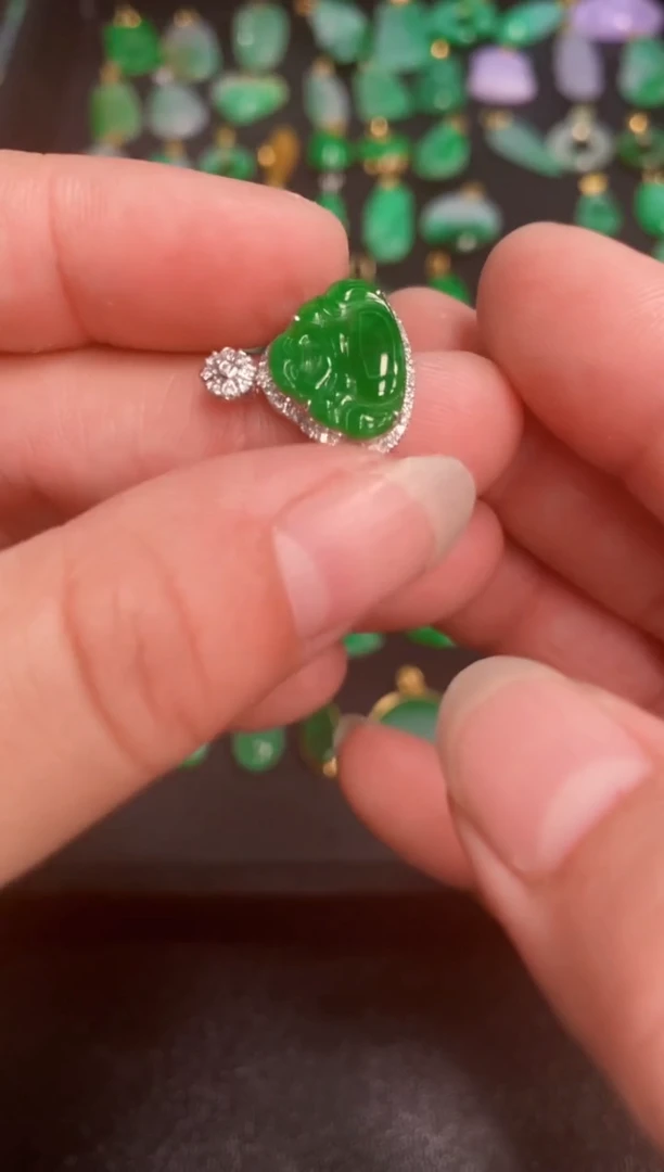 【闪购商品】翡翠颈饰18K金镶嵌佛公