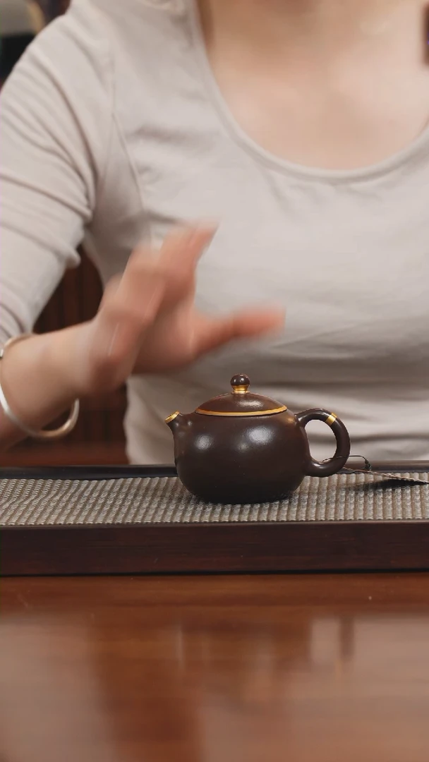 【闪购商品】紫砂茶壶S1497王海东紫泥描金小西施