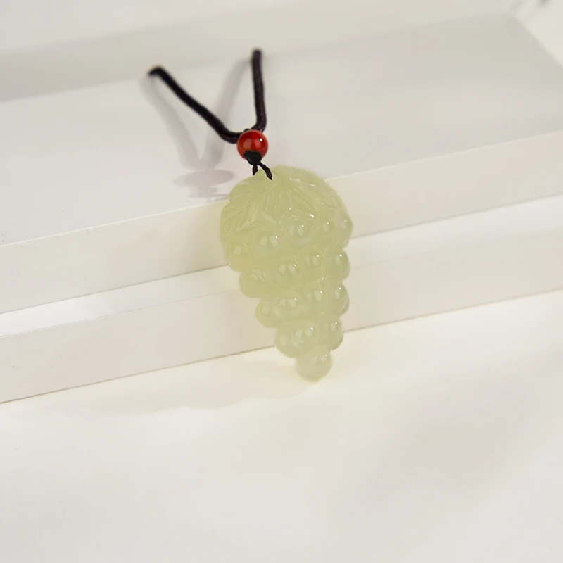 玉知意岫玉大葡萄吊坠天然玉石项链玉坠蛇纹石玉多样性发货【带绳】