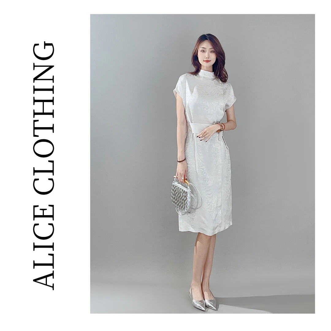 LU【ALICE “杏花微雨”连衣裙】国风提花 显瘦腰带 280093B