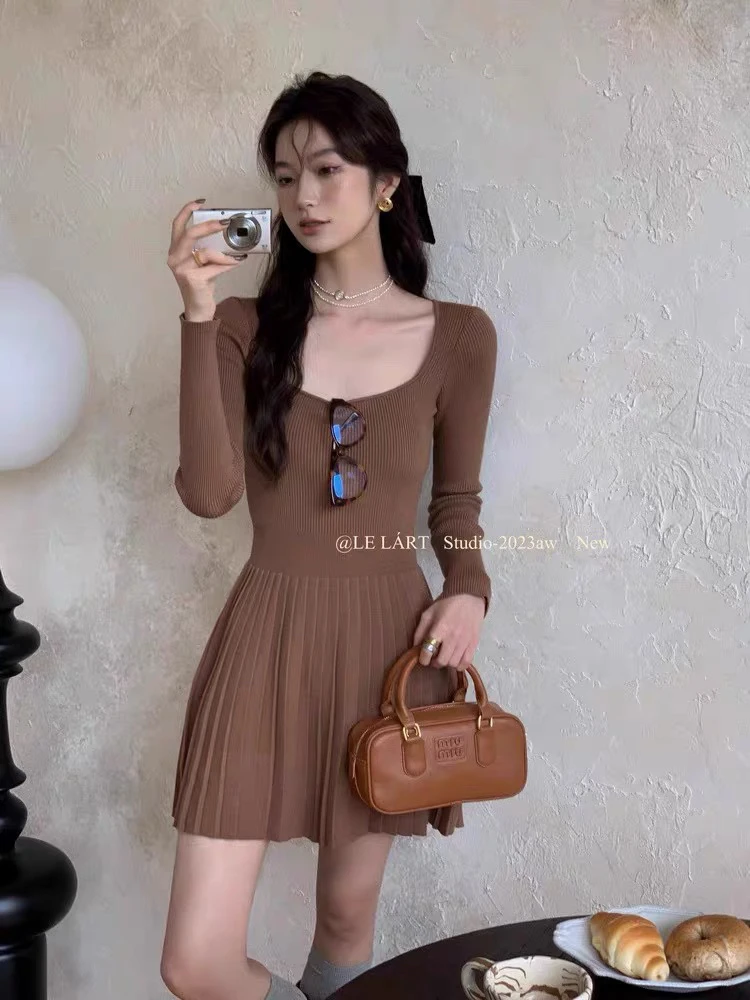 新品高腰方领连衣裙法式美拉德百褶显瘦百搭针织裙女收腰6623